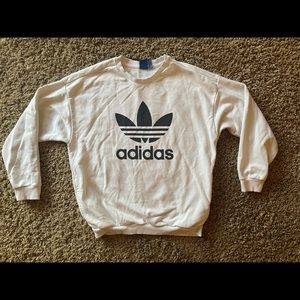 Adidas crew neck with POCKETS